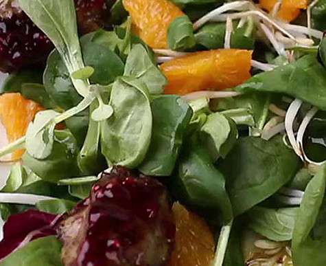 Салат с куриной печенью. Фото: материалы пресс-служб.