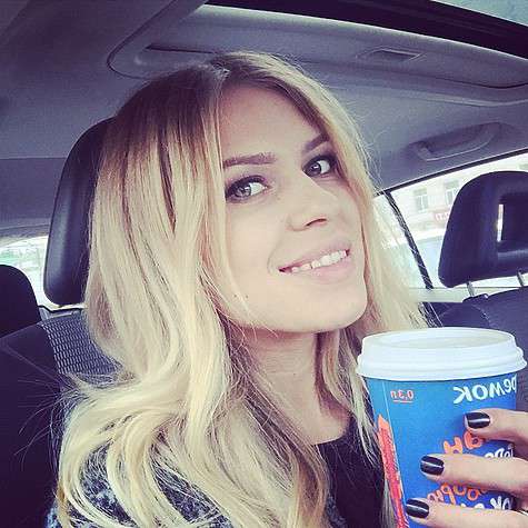 Будущая невеста сейчас занята выбором свадебного платья. Фото: социальные сети