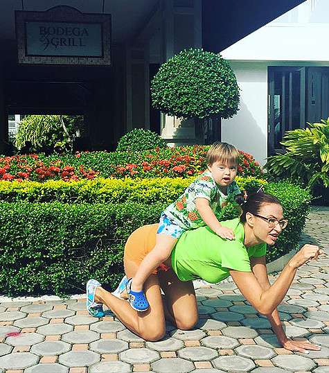 Эвелина Бледанс с сыном Семеном. Фото: Instagram.com/bledans.