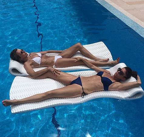 Светлана Бондарчук и Ольга Слуцкер. Фото: Instagram.com/a030aa. Светлана Бондарчук и Ольга Слуцкер. Фото: Instagram.com/a030aa.