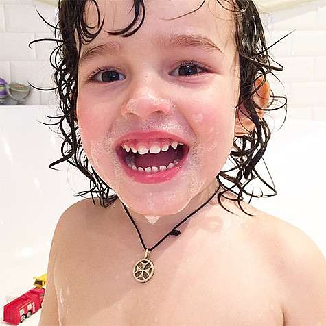 Во время гастролей Анфиса Чехова просит присылать ей снимки сына. Фото: Instagram.com/achekhova.