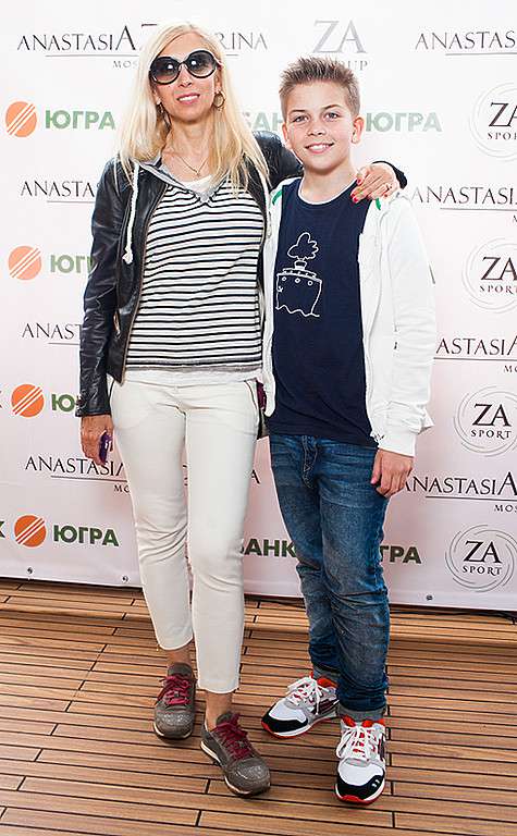 Алена Свиридова с сыном.