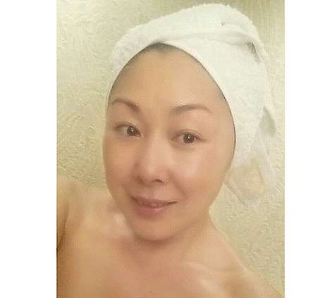 Анита Цой опубликовала снимок без макияжа. Фото: Instaram.com/anitatsoy.