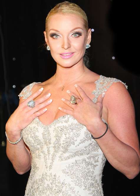 Семейная реликвия — кольцо с огромным аквамарином. Фото: Лилия Шарловская.