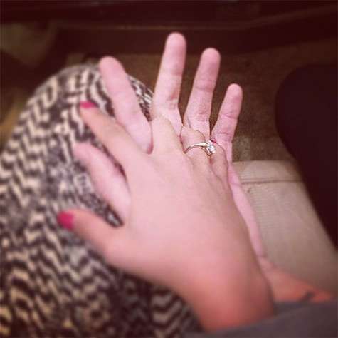 Санта Димопулос выходит замуж? Фото: Instagram.com.