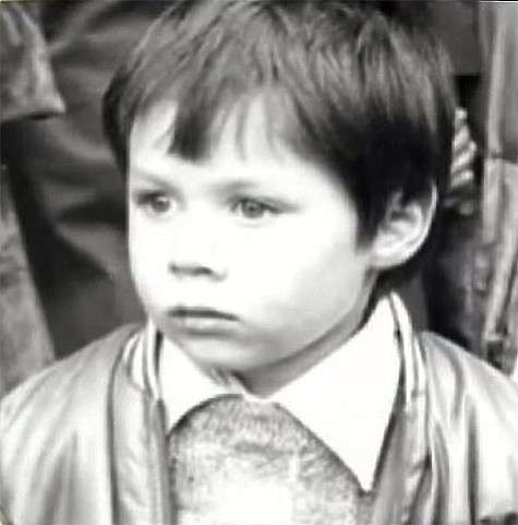 Подпись к этому детскому снимку Стаса Пьехи насторожила поклонников певца. Фото: Instagram.com/wolfieha.