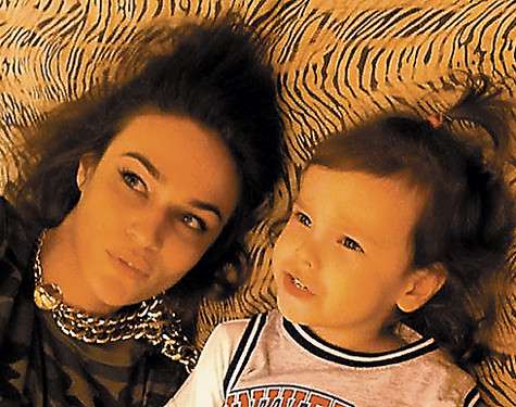 Алена Водонаева с сыном. Фото: Instagram.com/alenavodonaeva.