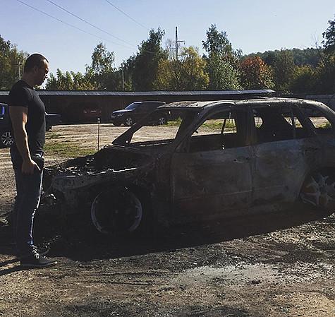 Сегодня ночью спалили машину Михаила Терехина. Фото: Instagram.com/terekhinmisha.