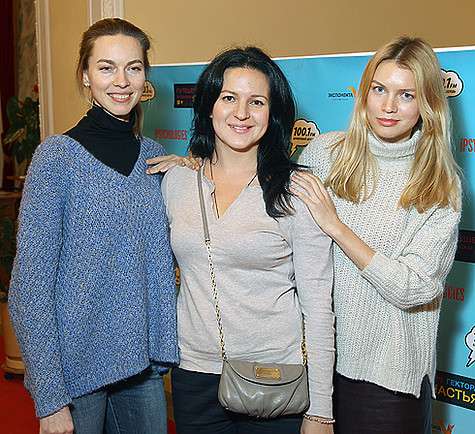 Евгения Храповицкая, Оксана Михеева, Светлана Дрыга. Фото: материалы пресс-служб.