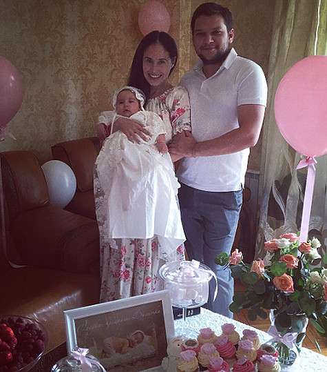 Илана Юрьева с супругом Дмитрием Далдиным и дочкой Дианой, которая родилась 28 апреля. Фото: Instagram.com/ilana7788.