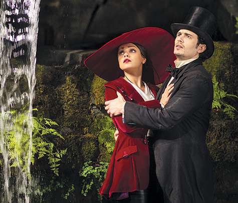 Мила Кунис и Джеймс Франко. Кадр из фильма Оз: Великий и ужасный.