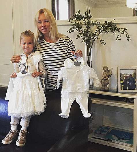 Татьяна Тотьмянина показала обновки новорожденной дочери. Фото: Instagram.com/tatianatotmyanina.