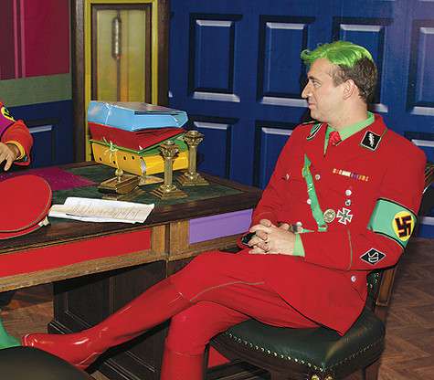 На счету Бурунова огромное количество пародий в шоу «Большая разница». На фото: Сергей в образе Штирлица, материалы пресс-служб.