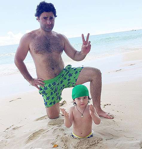 Анфиса Чехова на отдыхе поздравила мужа с Днем отца. Фото: Instagram.com/achekhova.