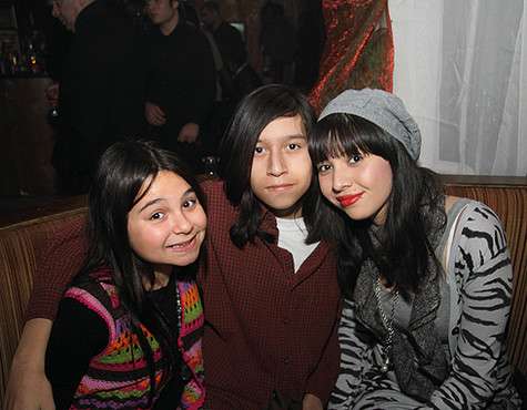 У детей певицы (слева направо: Лейла, Ауэль, Сабина) разные отцы. Несмотря на это, они обожают и понимают друг друга. Фото: личный архив Наргиз Закировой.
