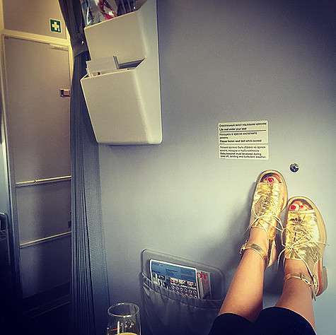 Ксения Собчак на борту самолета. Фото: Instagram.com/xenia_sobchak.
