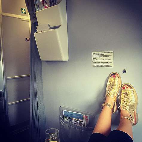 Ксения Собчак на борту самолета. Фото: Instagram.com/xenia_sobchak.