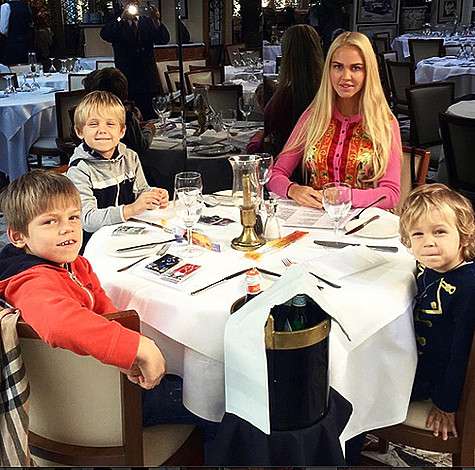 Мария очень счастлива, что она мама троих сыновей. Фото: Instagram.com/mariapoga. Мария очень счастлива, что она мама троих сыновей. Фото: Instagram.com/mariapoga.