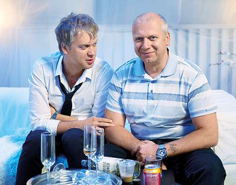 В комедии «Горько!» также играет брат Сергея Светлакова Дмитрий (на фото – справа). Это его дебют. Фото: материалы пресс-служб.