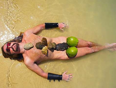 Никита Джигурда пародирует Анастасию Волочкову. Фото: Vk.com.