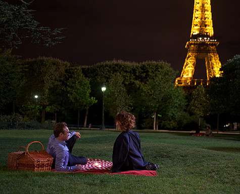 Для Елены Подкаминской съемки в Париже запомнились не только волшебной атмосферой, но и общением с Венсаном Пересом. Фото: материалы пресс-служб.