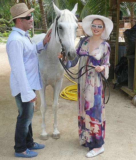 Лена Ленина развелась с мужем. Фото: личный архив писательницы. Лена Ленина развелась с мужем. Фото: личный архив писательницы.