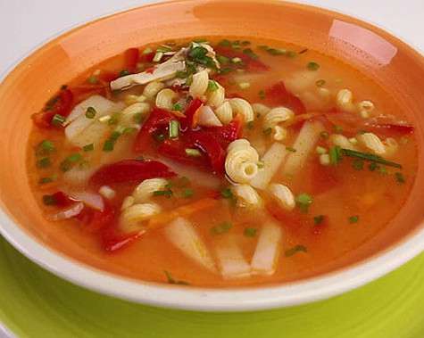 Суп с макаронами и курочкой. Фото: материалы пресс-служб.