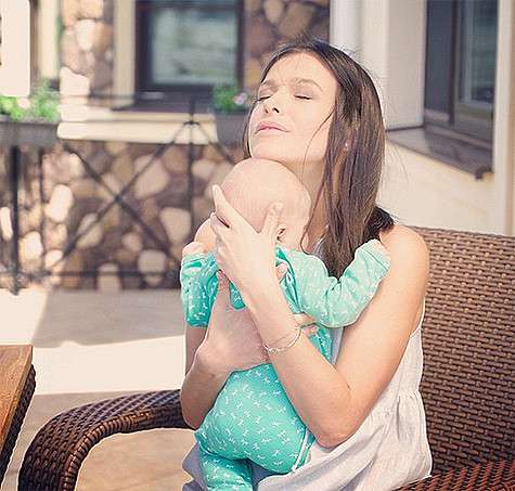 Елена Темникова показала поклонникам подросшую дочь Александру. Фото: Instagram.com/lenatemnikovaofficial.