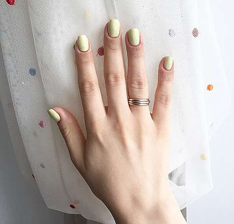 Вот с таким маникюром Виктория Дайнеко отправилась в свадебное путешествие. Фото: Instagram.com/victoriadaineko.