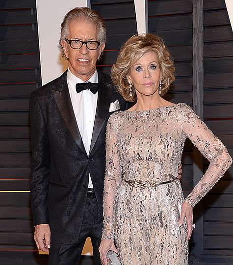 Джейн Фонда трижды была замужем: с 1965-го по 1973-й год она состояла в браке с французским режиссером Роже Вадимом, с 1973-го по 1990-й год была супругой политика Тома Хайдена, с 1991-го по 2001-й год являлась женой телемагната Теда Тернера. С музыкальны Джейн Фонда трижды была замужем: с 1965-го по 1973-й год она состояла в браке с французским режиссером Роже Вадимом, с 1973-го по 1990-й год была супругой политика Тома Хайдена, с 1991-го по 2001-й год являлась женой телемагната Теда Тернера. С музыкальны