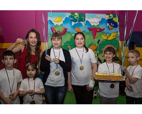 Надежда Гуськова с детьми. Фото: материалы пресс-служб.