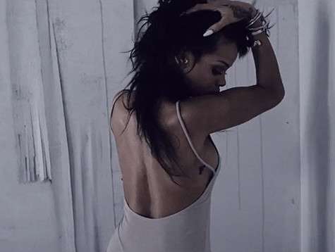 Зачем же Рианна прилетела на Пхукет, если в клипе – только голые ободранные стены? Фото: Instagram.com.
