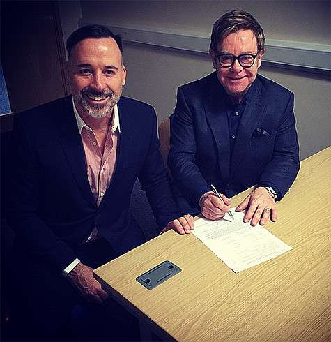 Элтон Джон и Дэвид Ферниш сочетались законным браком. Фото: Instagram.com/eltonjohn.