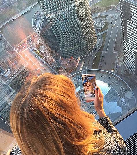 ГлюкoZa старается бороться со своими детскими страхами. Фото: Instagram.com/chistyakova_ionova.