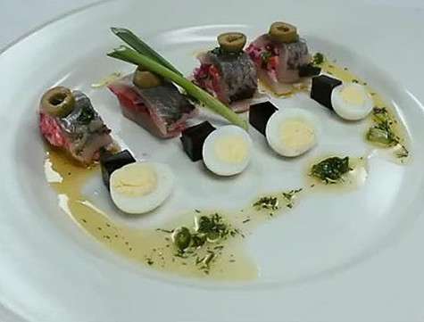 Роллы из сельди а-ля «Селедка под шубой». Фото: материалы пресс-служб.