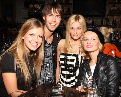 Саша Савельева, Марк Тишман, Полина Гагарина и Дакота. Фото: Лилия Шарловская.