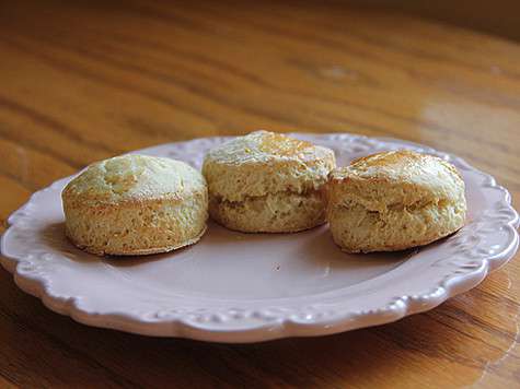 Классические английские сконы идеально подойдут для завтрака. Фото автора.