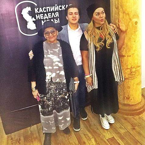 Корнелия приехала на "Каспийскую неделю моды" со своим женихом Богданом. Фото: социальные сети Корнелия приехала на Каспийскую неделю моды со своим женихом Богданом. Фото: социальные сети