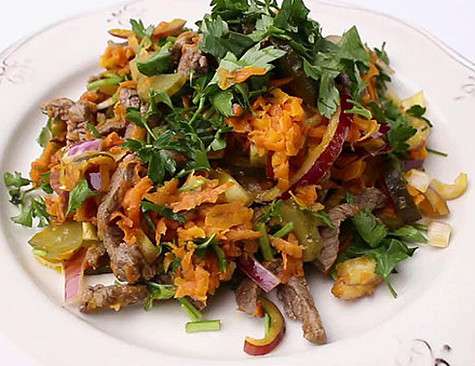 Салат «Кутузов». Фото: материалы пресс-служб. Салат «Кутузов». Фото: материалы пресс-служб.