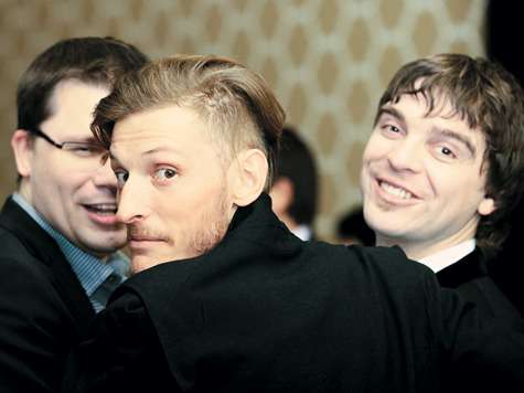 Поклонники Comedy Club могли перепутать свадьбу с выпуском программы: на вечеринке присутствовали все резиденты передачи.