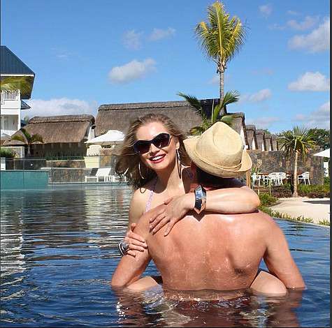 Лена Ленина сейчас старается забыть свой развод и наслаждается новым романом. Фото: материалы пресс-службы