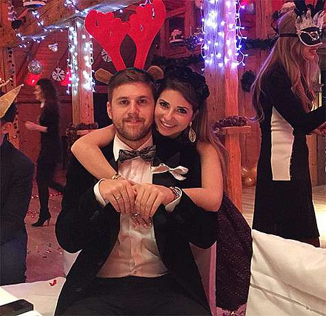 Петр Максаков и Галина Юдашкина расписались еще в сентябре 2014 года, но тогда пышны торжеств по этому поводу решили не устраивать. Фото: Instagram.com/gyudashkina.