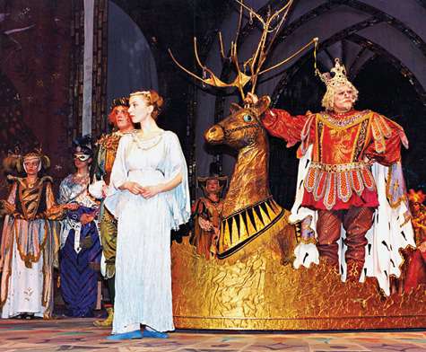 Со сказкой «Ундина», где Юрская играла главную роль, связан печальный случай. За кулисами Дарья нечаянно напугала юную зрительницу. Фото из личного архива Дарьи Юрской.