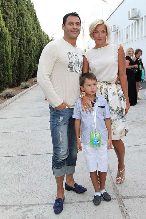 Стас Костюшкин с семьей. Фото: Лилия Шарловская.