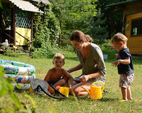 Вместе со своими сыновьями Наталья проводит лето на Селигере/ Фото: материалы пресс-служб.