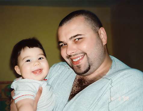 Долгожданный сын появился на свет в Баварии, и не в простой больнице, а в клинике при церкви. Фото: личный архив Максима Фадеева.