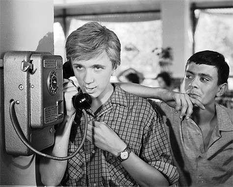 Евгений Стеблов проснулся популярным после роли в комедии Данелия «Я шагаю по Москве». Фото: «Мосфильм». Евгений Стеблов проснулся популярным после роли в комедии Данелия «Я шагаю по Москве». Фото: «Мосфильм».