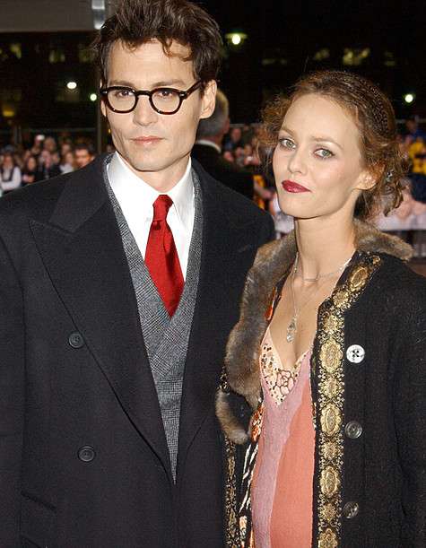 Говорят, что многолетняя подруга Деппа Ванесса Паради стала для актера лекарством от несчастной любви с моделью Кейт Мосс. Фото: Rex Features/Fotodom.ru.