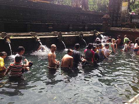 Всего здесь 12 фонтанов, каждый из которых “отвечает” за свою область. Главное – не перепутать.