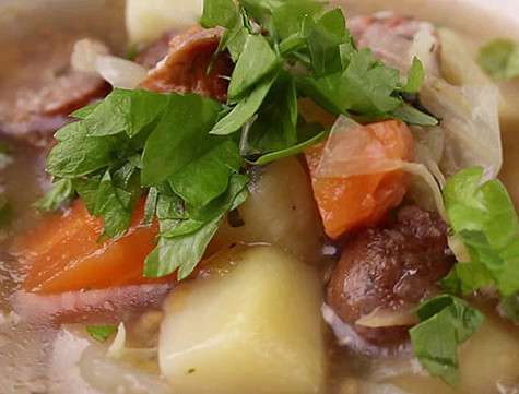 Французский капустный суп Луи де Фюнеса. Фото: материалы пресс-служб.